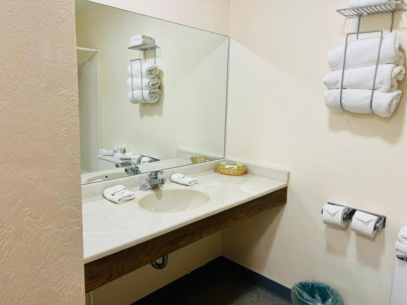 Fort Atkinson Villa Inn Motel Near Hwy 12 Wi Capital O מראה חיצוני תמונה