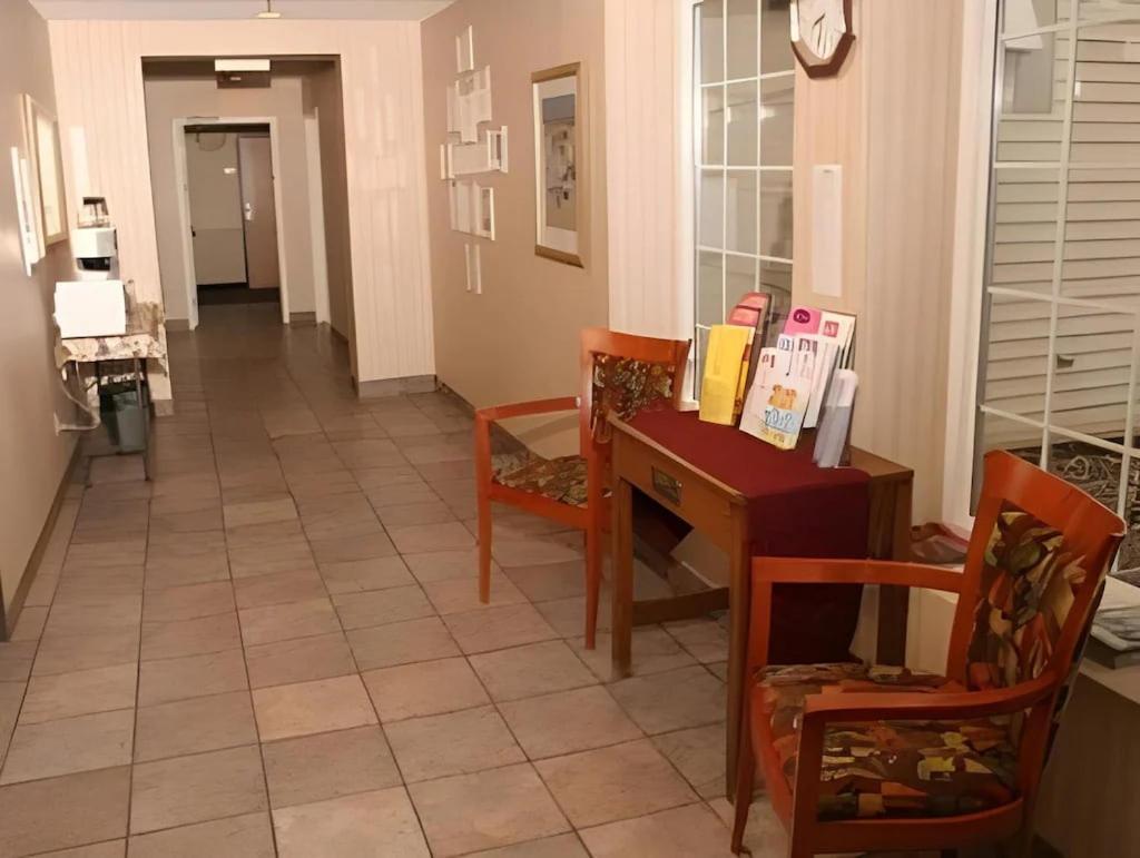 Fort Atkinson Villa Inn Motel Near Hwy 12 Wi Capital O מראה חיצוני תמונה